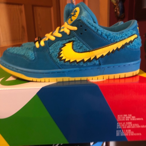 dancing bear nike